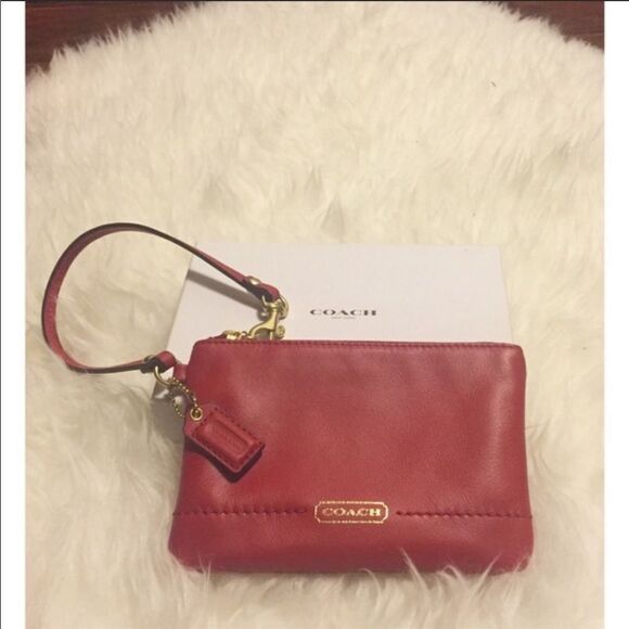 ✨ 4xHP✨Coach
Red Leather Wristlet✨ - Picture 4 of 9